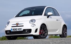 Abarth 500C 2010 года (UK)